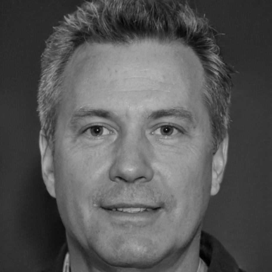 Portret instructor financiar Flavius Dobrotă